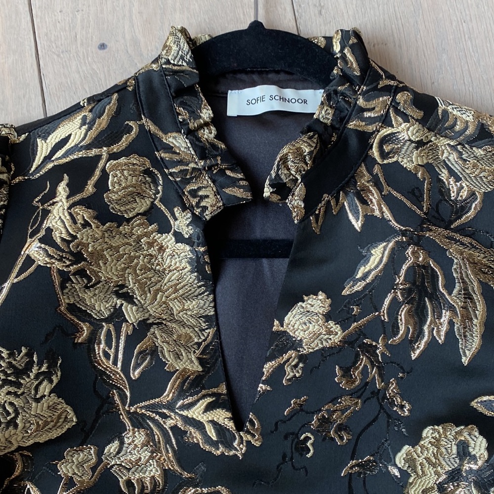 Black & Gold Floral Jacquard V-Neck Blouse - Women - Picture 3 of 5